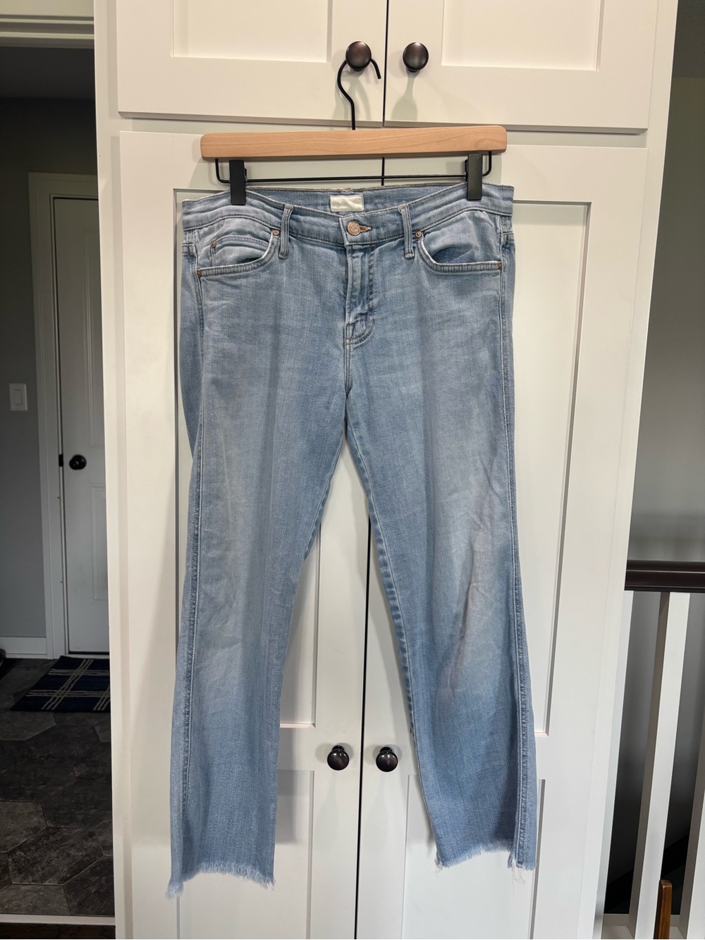 MOTHER The Rascal Fray Light Kitty Cropped Ankle Jeans - Picture 2 of 12